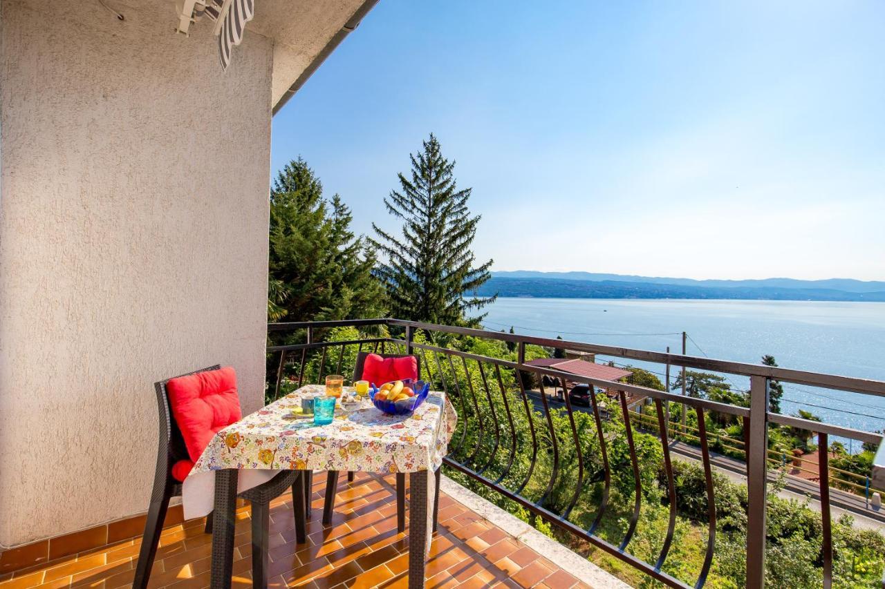 Apartmani Hrvatin โอปาติยา ภายนอก รูปภาพ