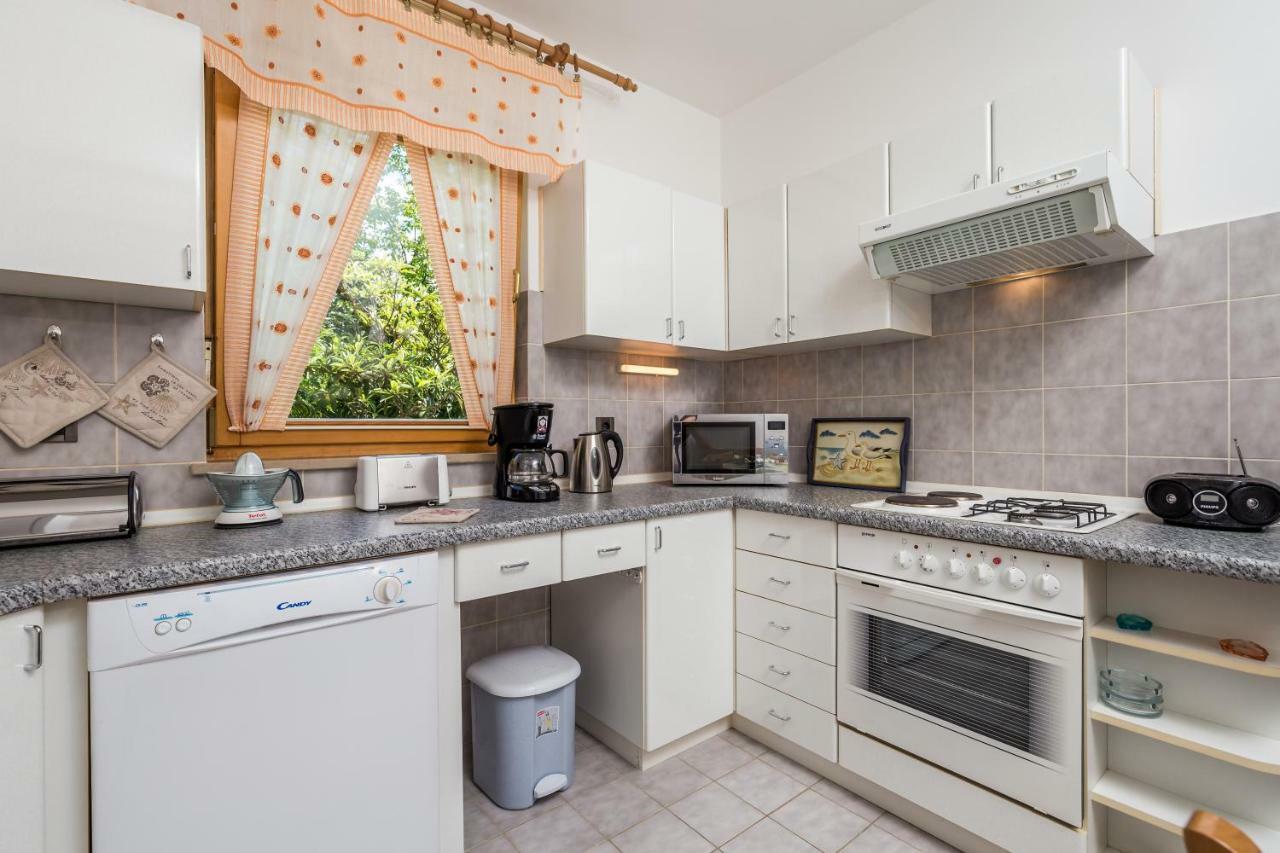 Apartmani Hrvatin โอปาติยา ภายนอก รูปภาพ