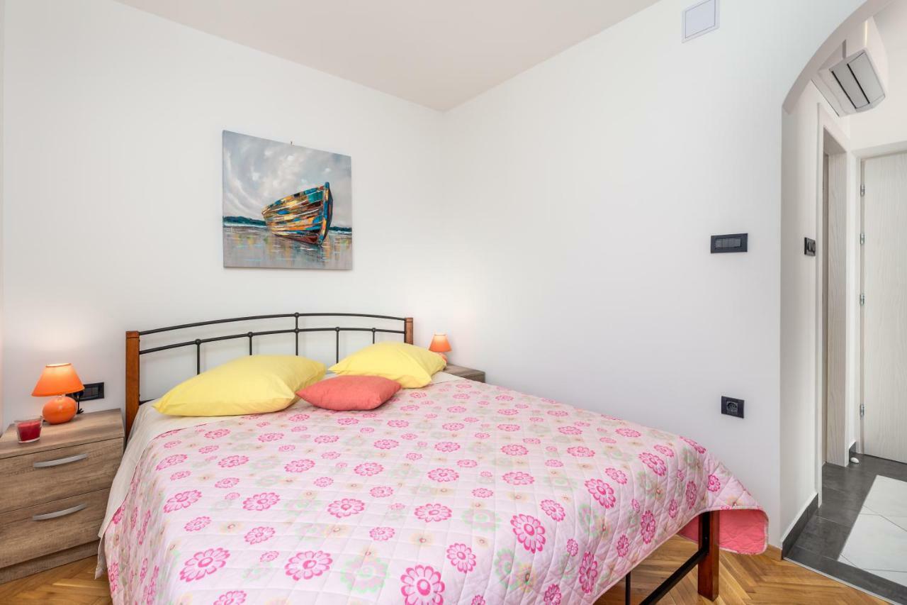 Apartmani Hrvatin โอปาติยา ภายนอก รูปภาพ